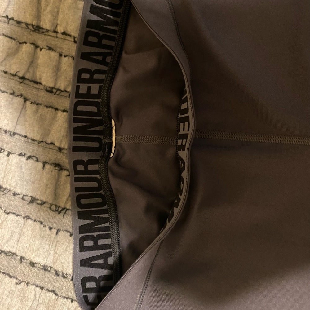 Under armor lightly used compression leggings